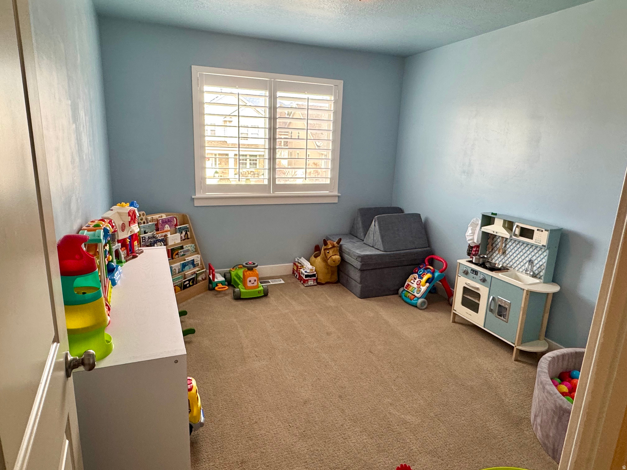 EAST MEADOWS ESTATES - Residential Income