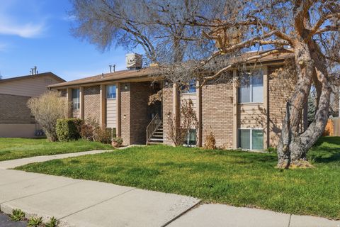 Photo of 2588 S 900 E #APT 3, Salt Lake City, UT 84106 (MLS # 2143634)