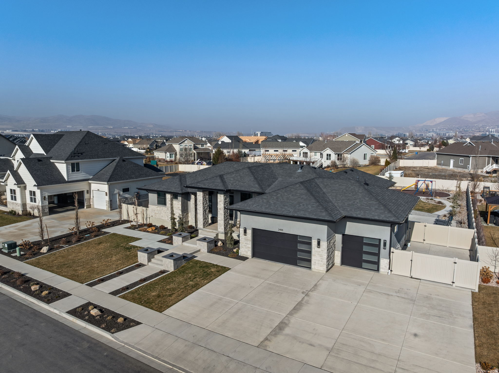 COLLEGE FARMS - Residential