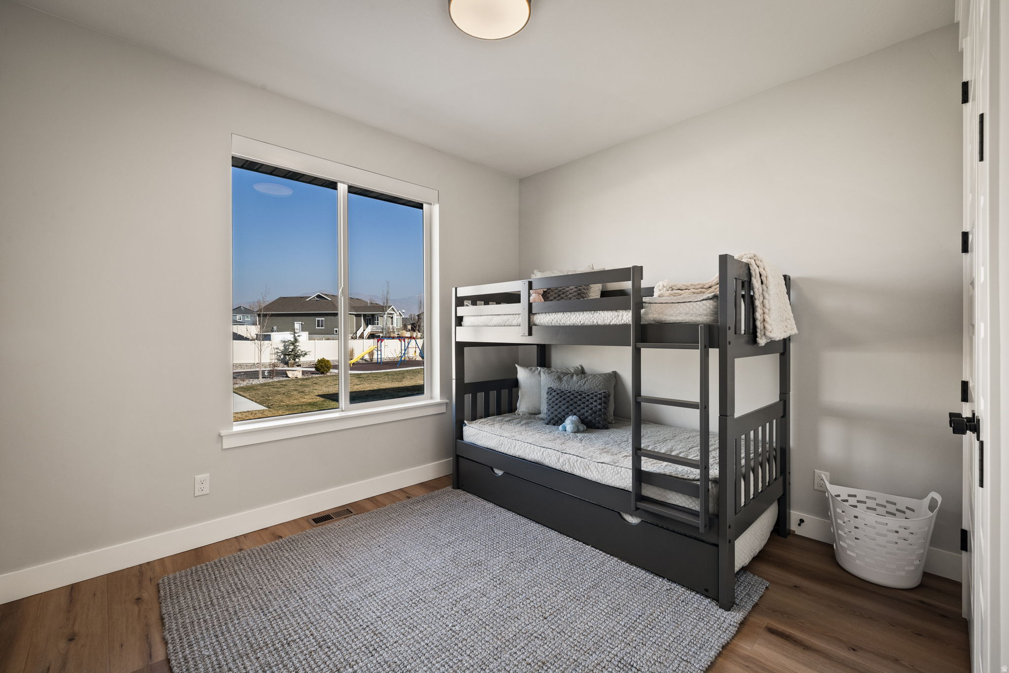 COLLEGE FARMS - Residential