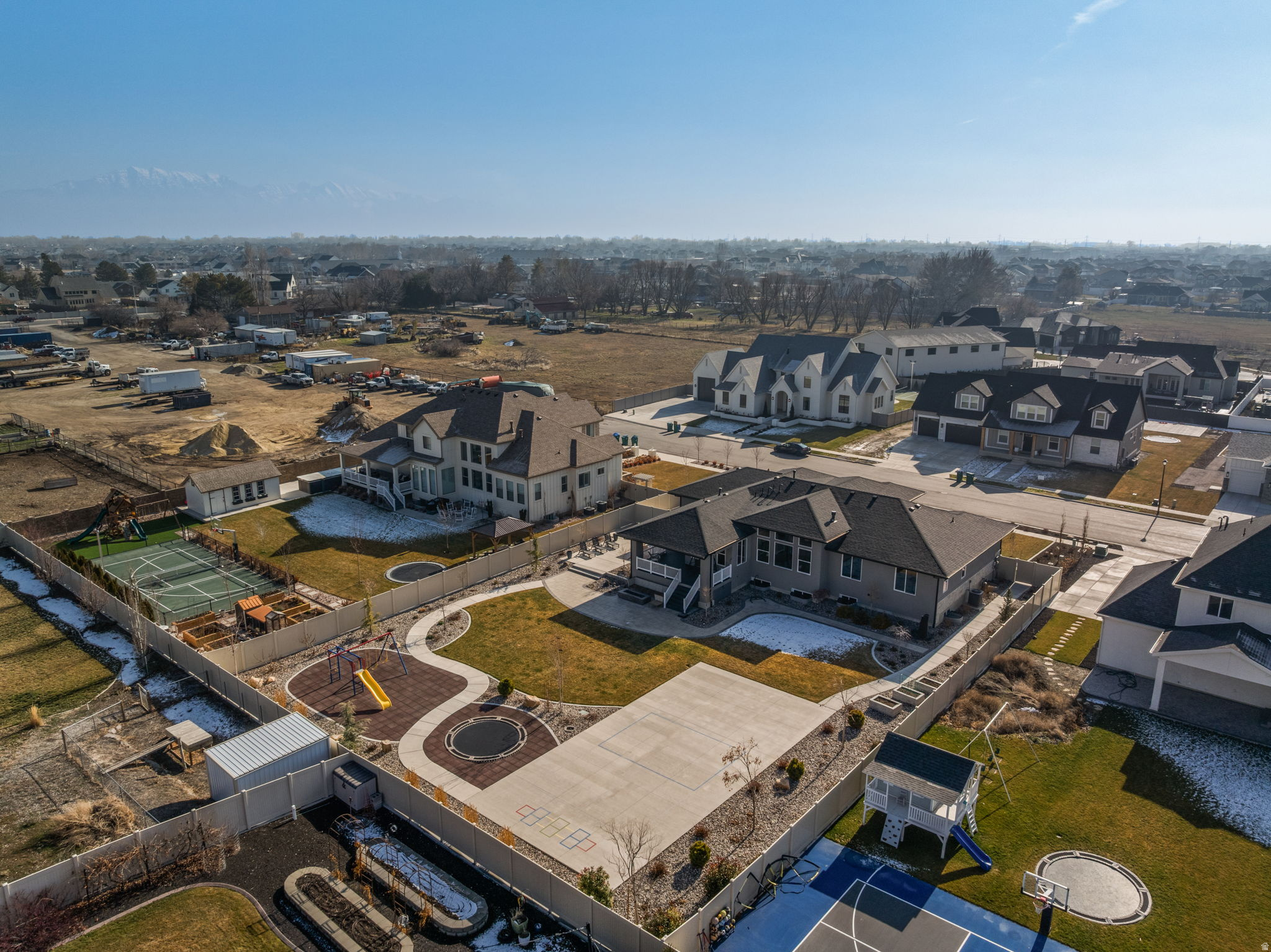 COLLEGE FARMS - Residential