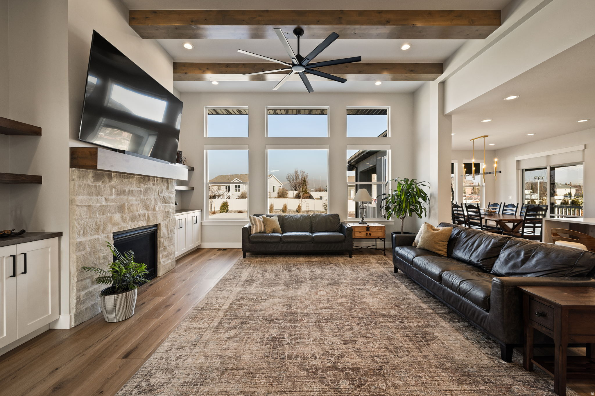 COLLEGE FARMS - Residential