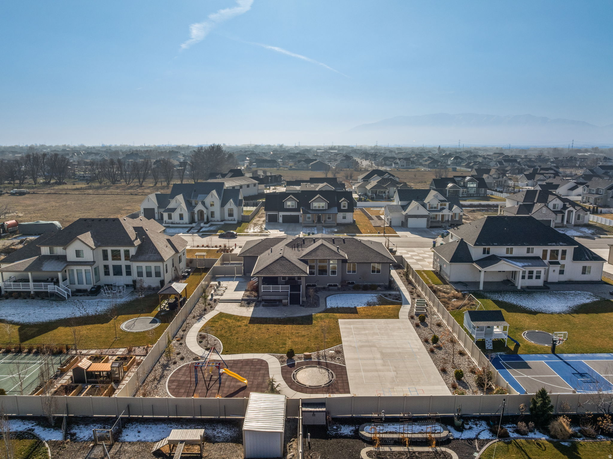 COLLEGE FARMS - Residential