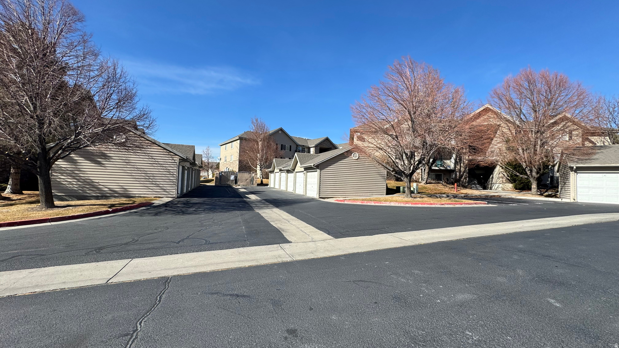 WESTBURY - Residential