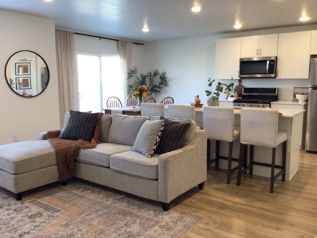 Photo of 1052 E REGATTA LN, Saratoga Springs, UT 84045 (MLS # 2140656)