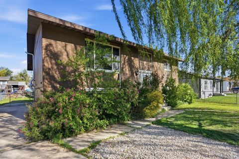 Photo of 670 N 500 W, Lehi, UT 84043 (MLS # 2150799)