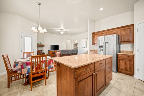 Tiny photo for 633 N 2850 W, Hurricane, UT 84737 (MLS # 2157097)