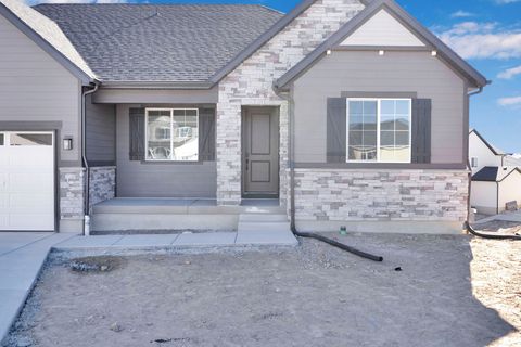 Tiny photo for 47 E NIGHT HERON CV, Saratoga Springs, UT 84045 (MLS # 2121704)