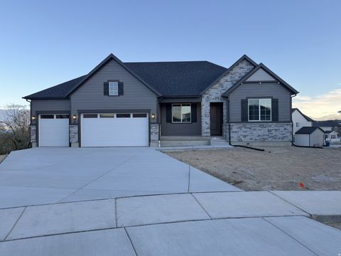 Photo of 47 E NIGHT HERON CV, Saratoga Springs, UT 84045 (MLS # 2121704)
