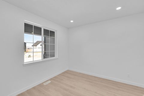 Tiny photo for 47 E NIGHT HERON CV, Saratoga Springs, UT 84045 (MLS # 2121704)