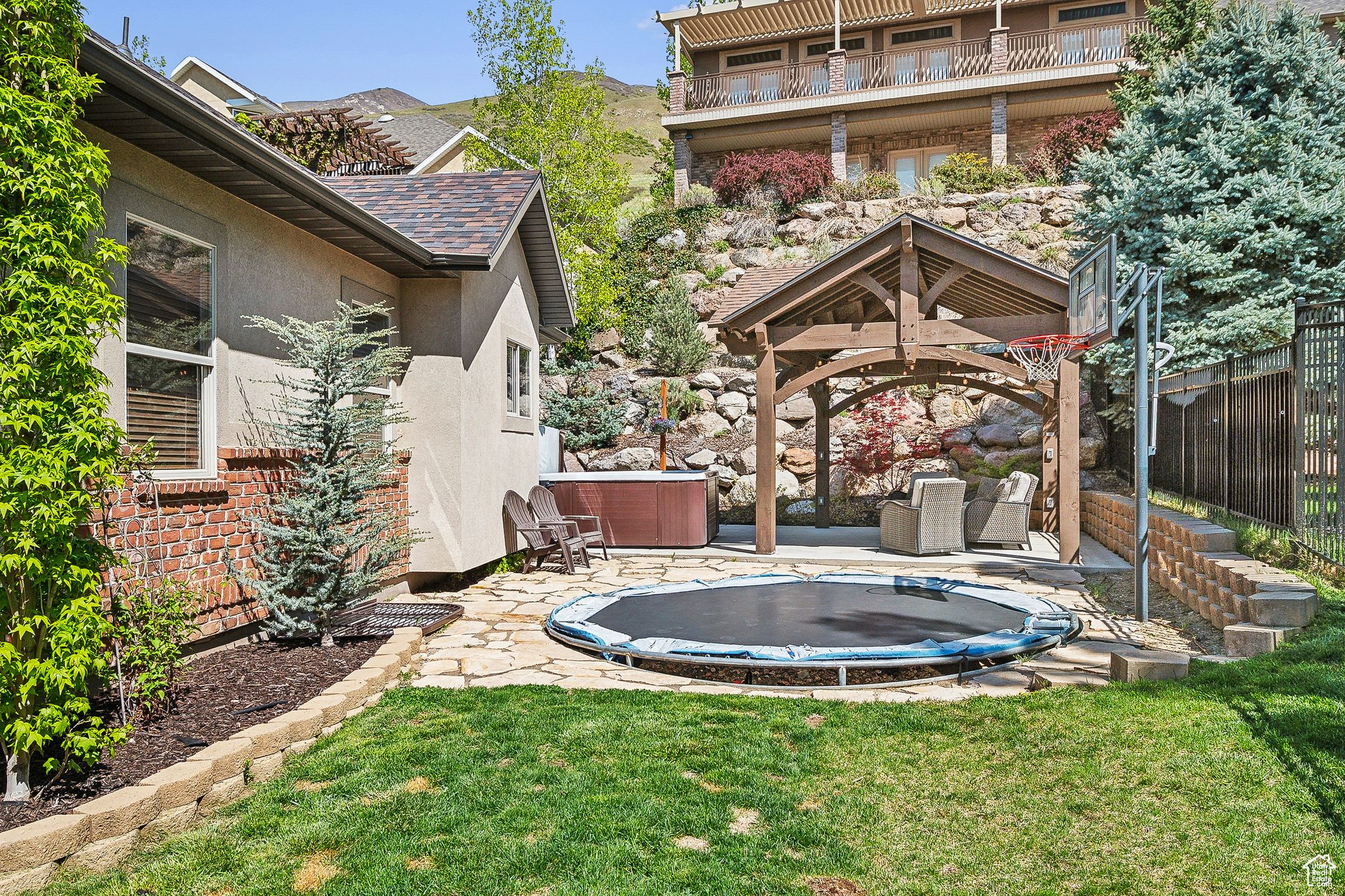 STEEPLECHASE - Residential