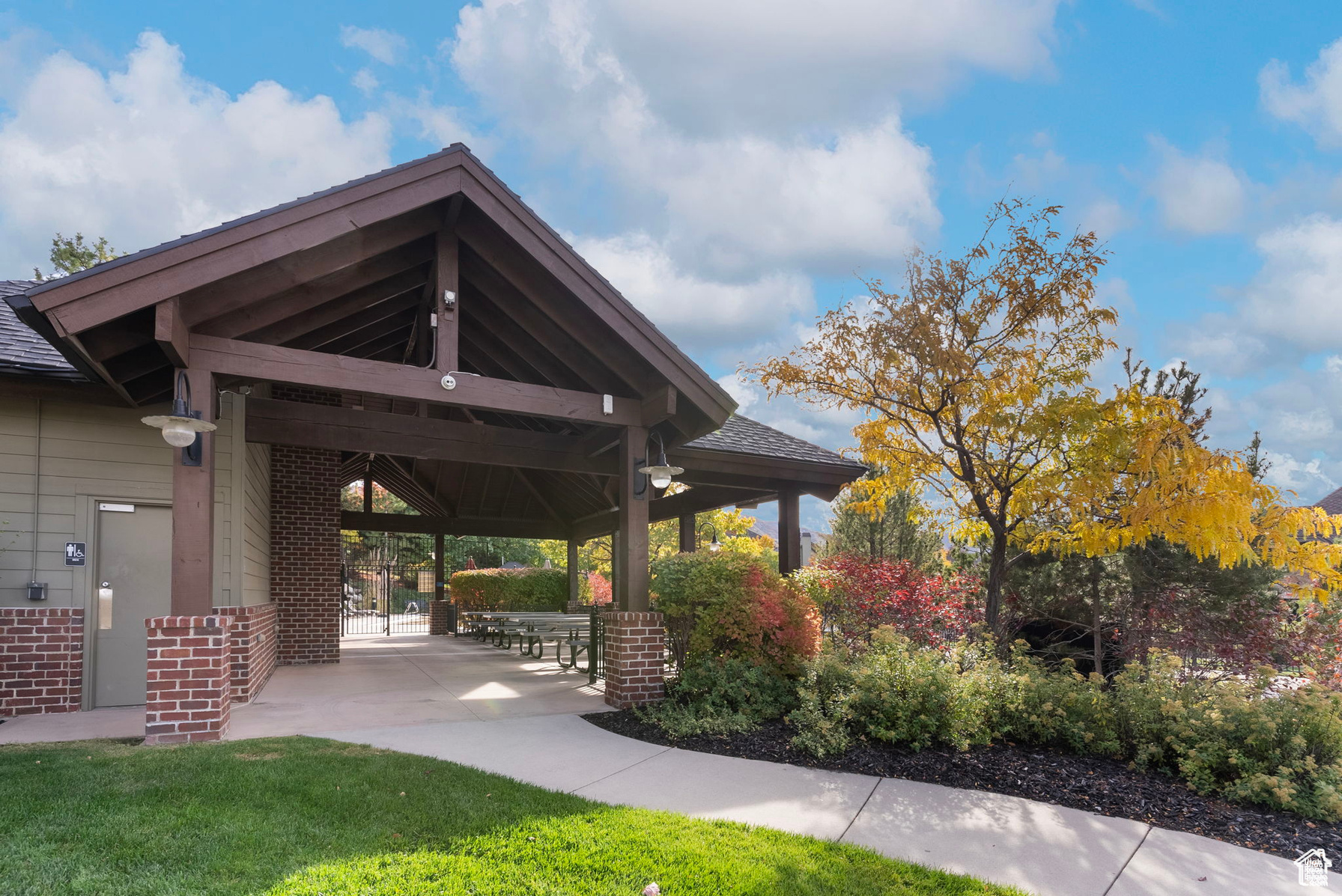 STEEPLECHASE - Residential