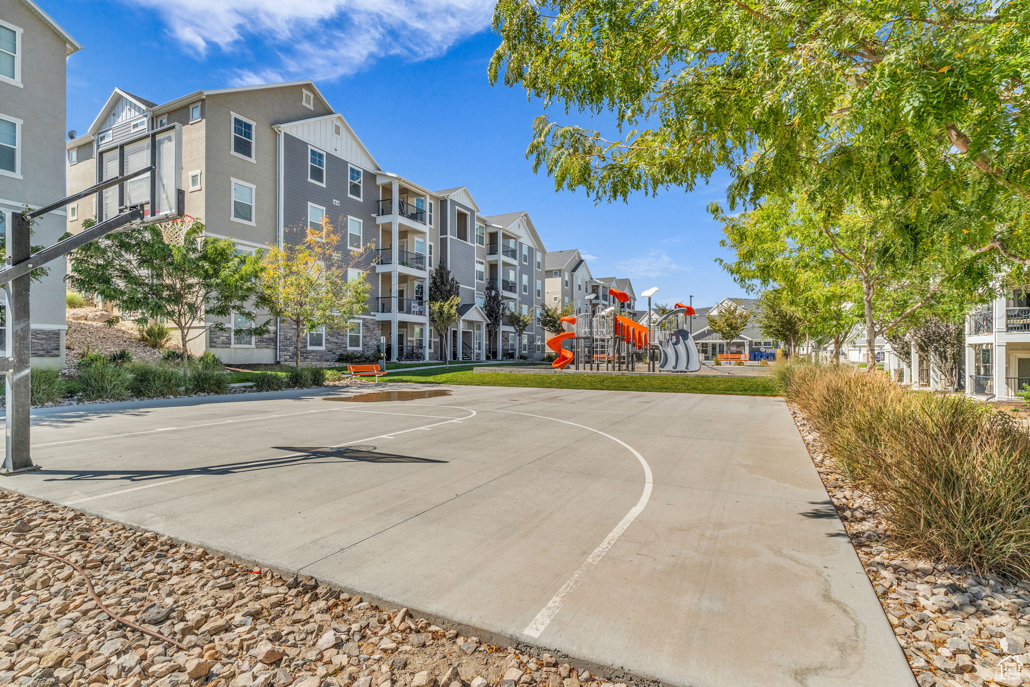 SADDLEBROOK - Residential