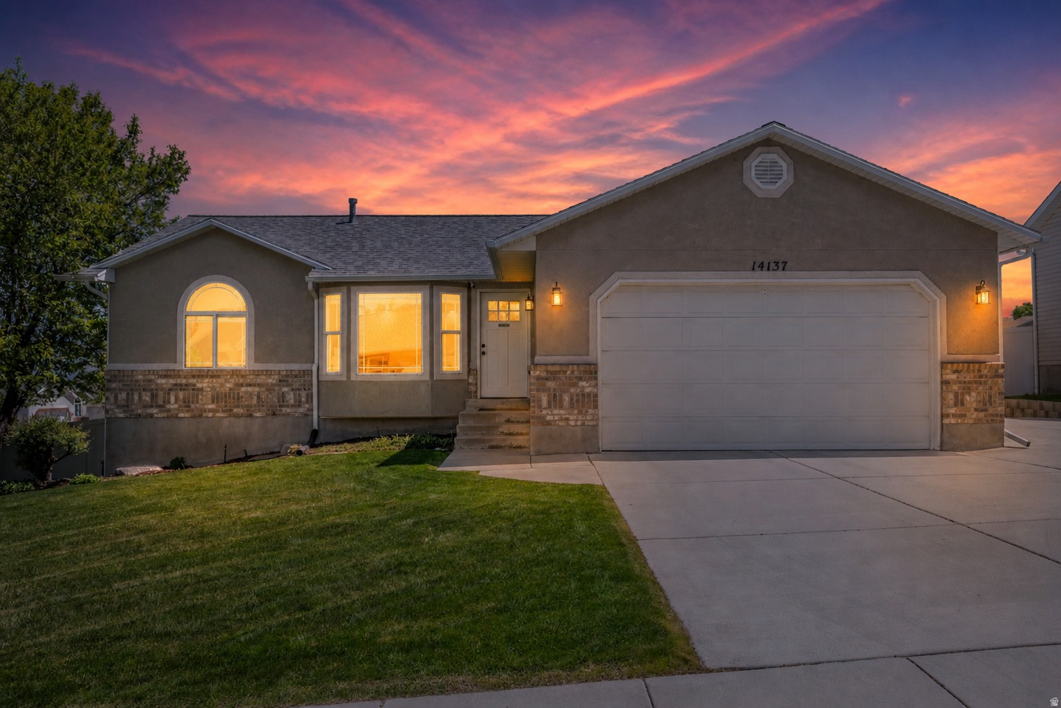THE FOOTHILLS - Residential