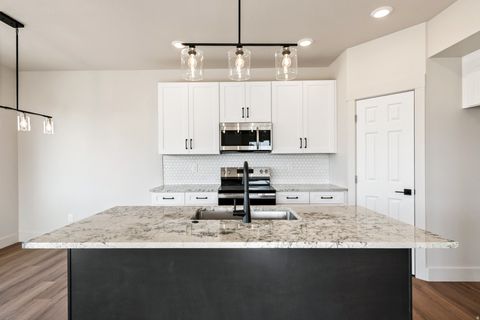 Tiny photo for 547 N HAVEN DR, Mapleton, UT 84664 (MLS # 2130658)