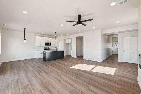 Tiny photo for 547 N HAVEN DR, Mapleton, UT 84664 (MLS # 2130658)