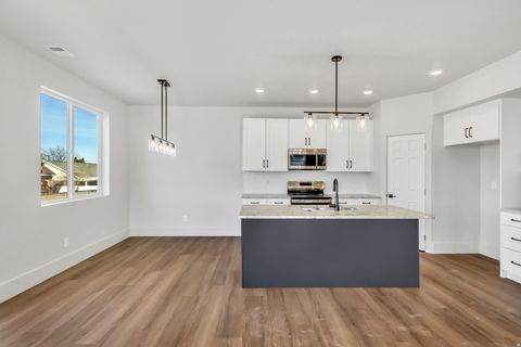 Tiny photo for 547 N HAVEN DR, Mapleton, UT 84664 (MLS # 2130658)
