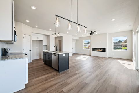 Tiny photo for 547 N HAVEN DR, Mapleton, UT 84664 (MLS # 2130658)