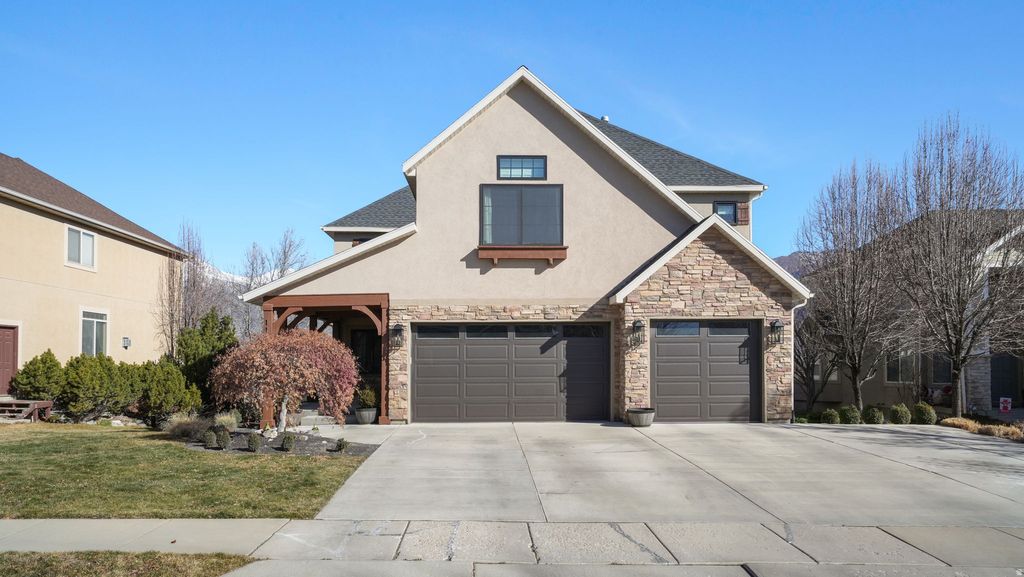 Photo of 11852 N JUPITER CIR, Highland, UT 84003 (MLS # 2133220)