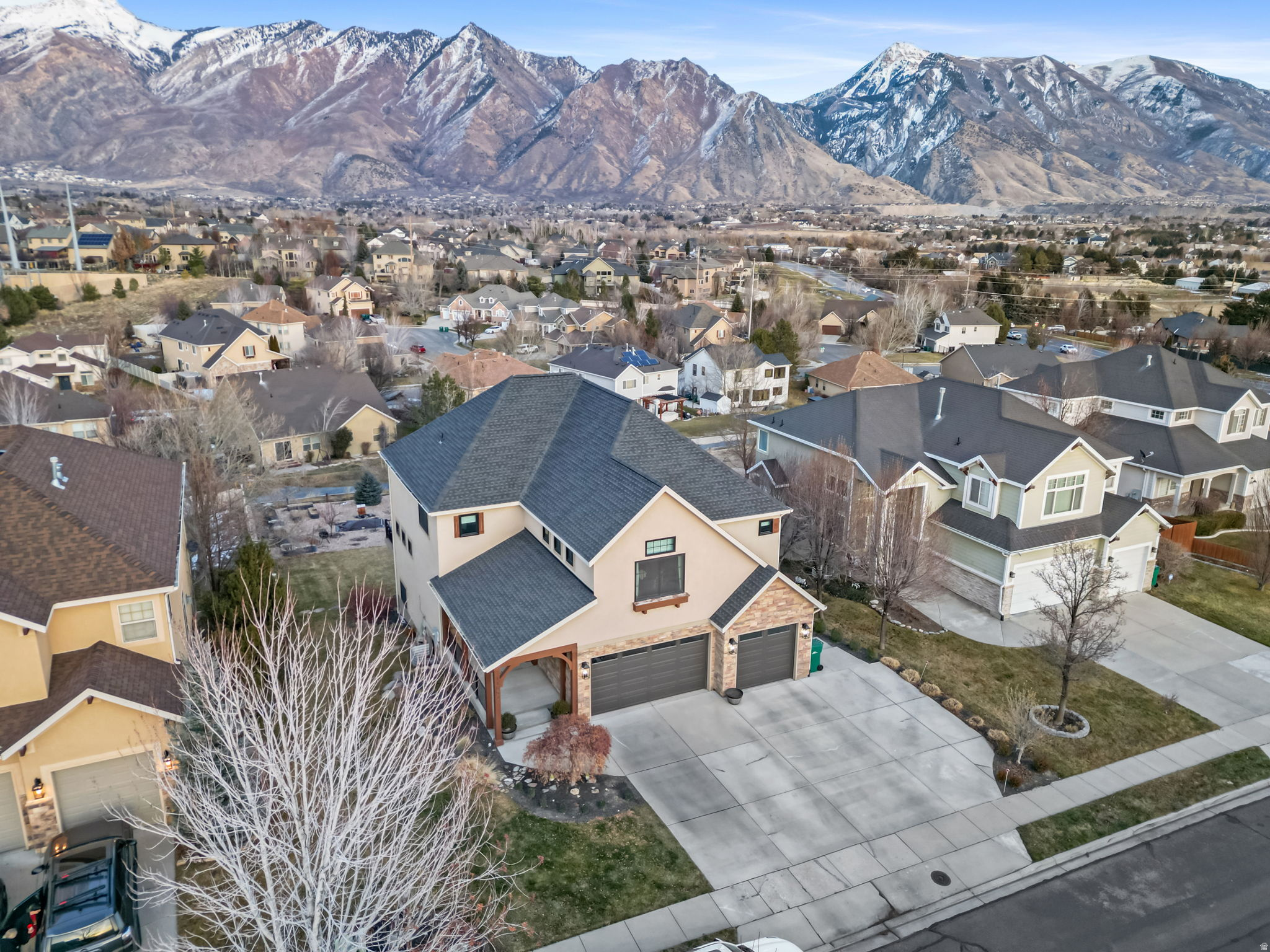 HIGHLAND HILLS - Residential