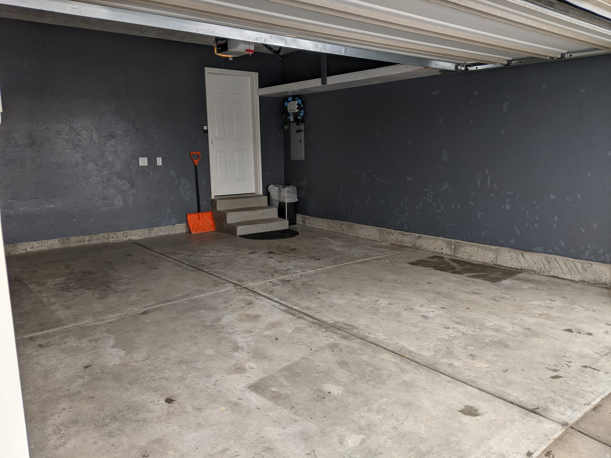 MAYFAIR MEADOWS - Residential