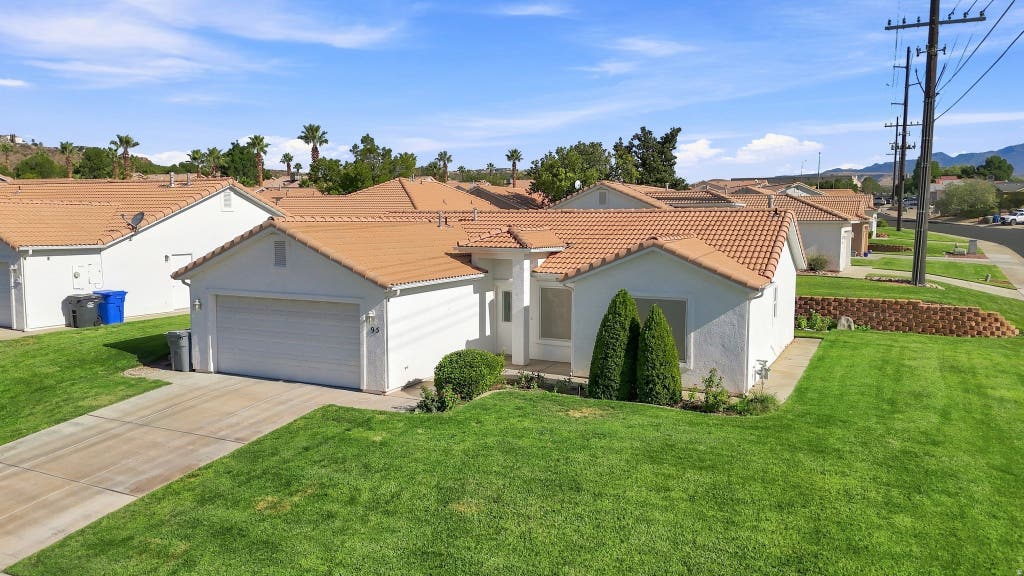 Photo of 210 N MALL DR #95, Saint George, UT 84790 (MLS # 2177100)