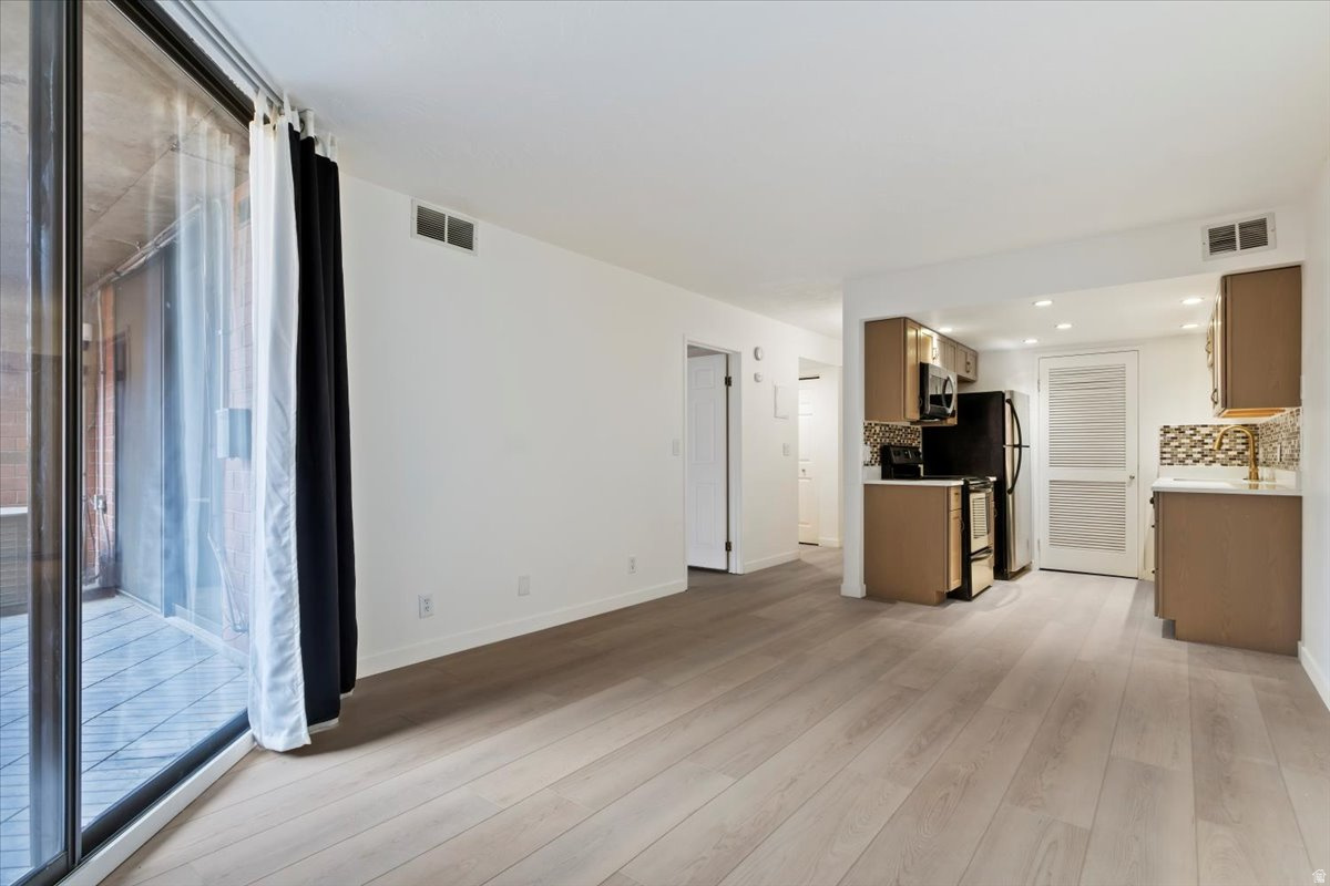 ARLINGTON PLACE - Residential