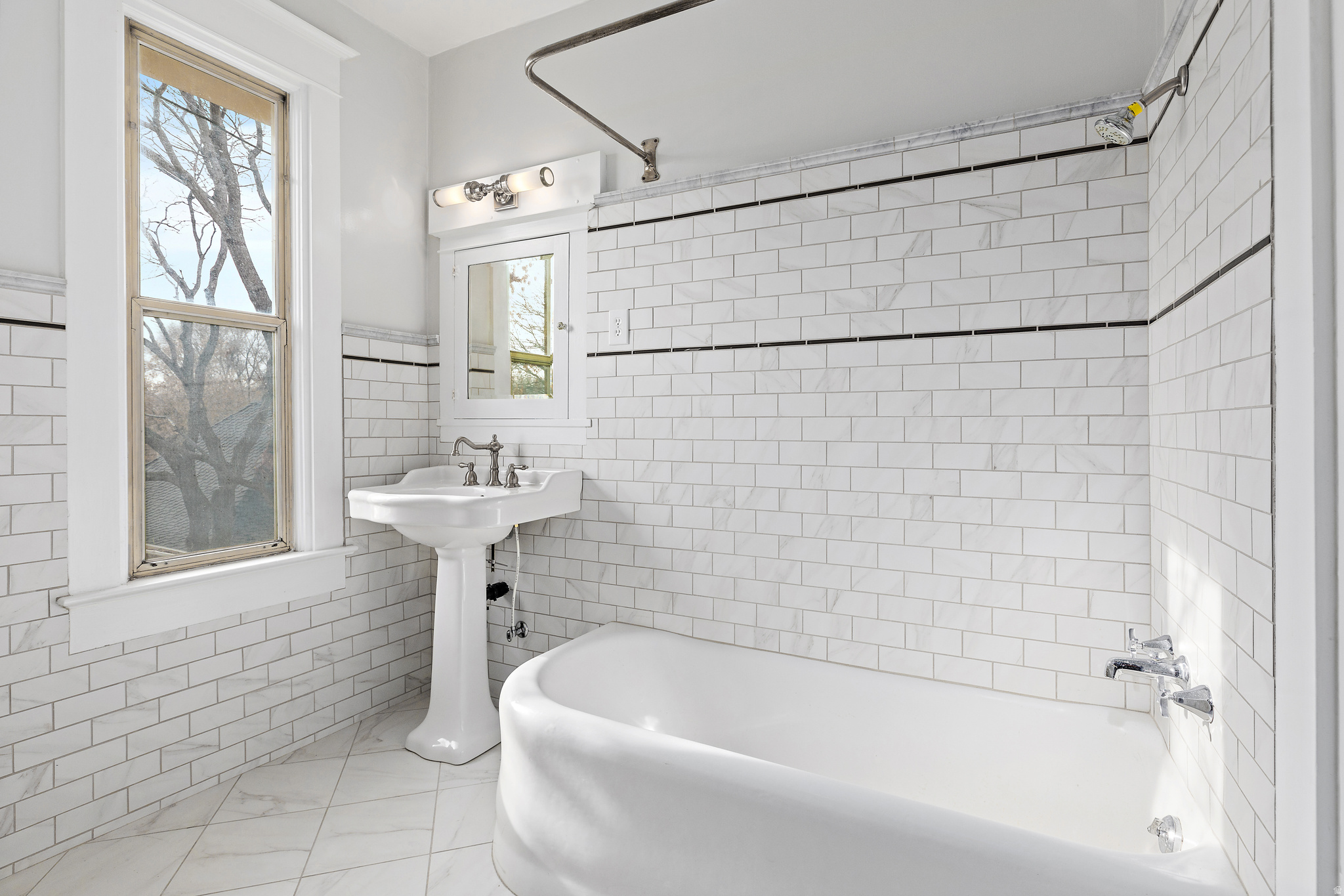 CUSHING - Commercial Sale