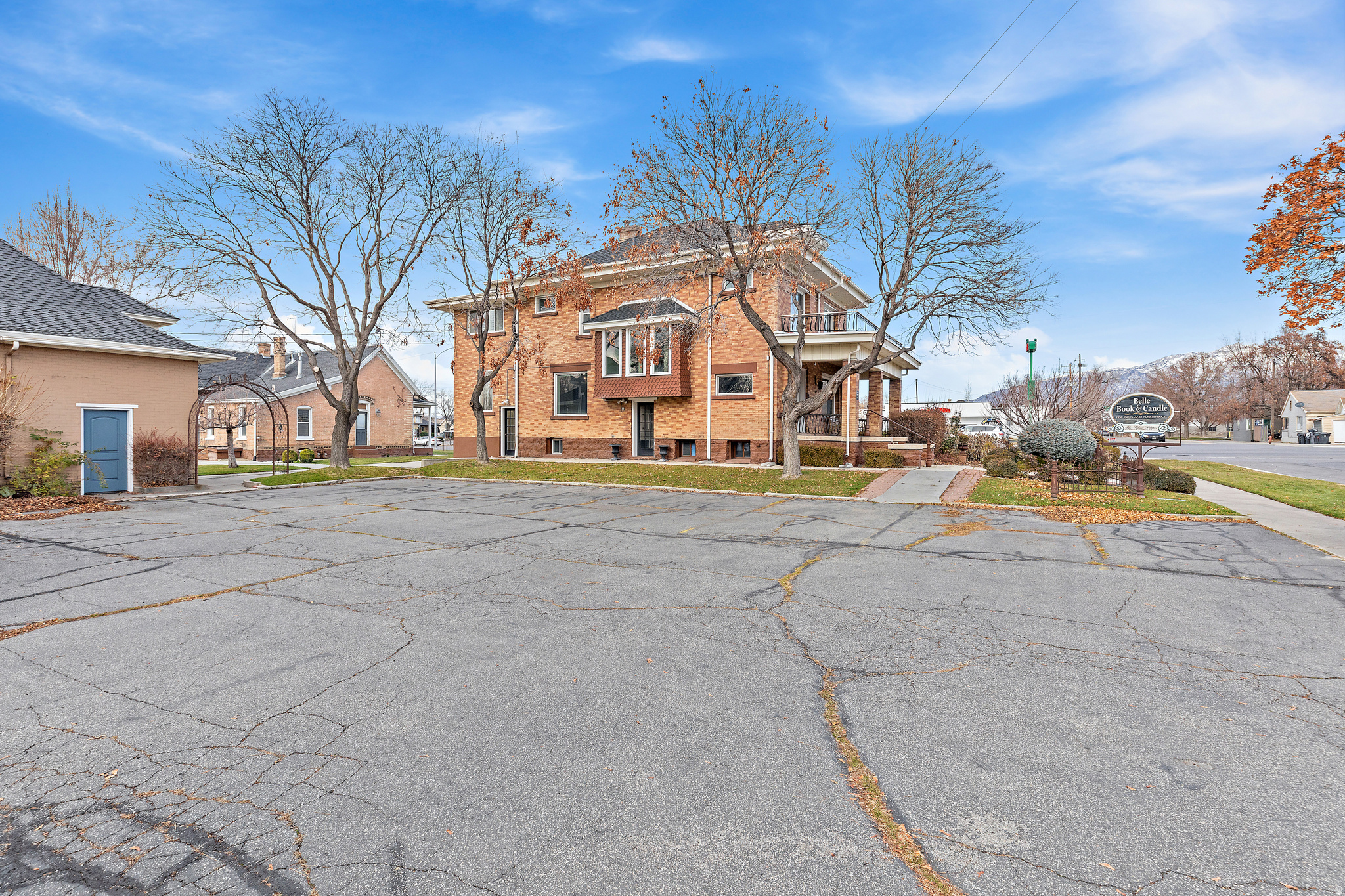 CUSHING - Commercial Sale