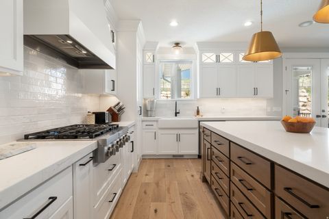 Tiny photo for 179 E TWIN HOLLOW DR #19, Mapleton, UT 84664 (MLS # 2153715)