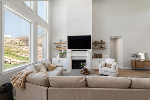 Tiny photo for 179 E TWIN HOLLOW DR #19, Mapleton, UT 84664 (MLS # 2153715)