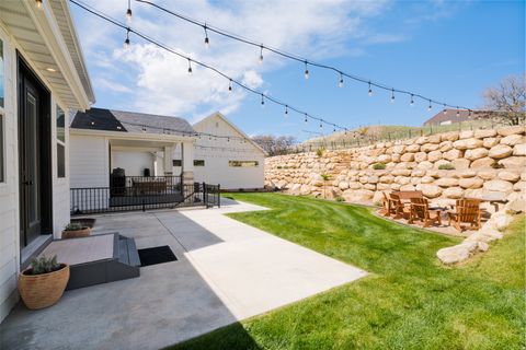 Tiny photo for 179 E TWIN HOLLOW DR #19, Mapleton, UT 84664 (MLS # 2153715)