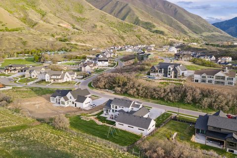 Tiny photo for 179 E TWIN HOLLOW DR #19, Mapleton, UT 84664 (MLS # 2153715)