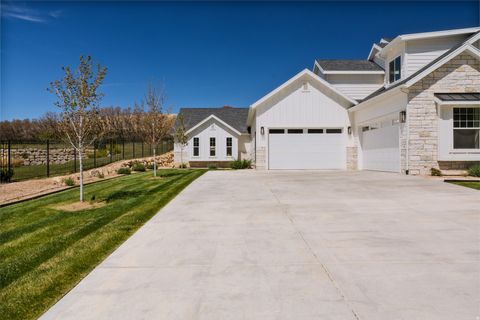 Tiny photo for 179 E TWIN HOLLOW DR #19, Mapleton, UT 84664 (MLS # 2153715)