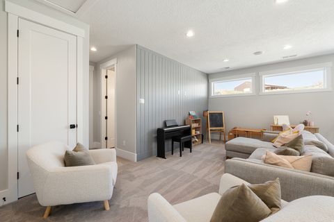Tiny photo for 179 E TWIN HOLLOW DR #19, Mapleton, UT 84664 (MLS # 2153715)