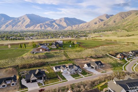 Tiny photo for 179 E TWIN HOLLOW DR #19, Mapleton, UT 84664 (MLS # 2153715)