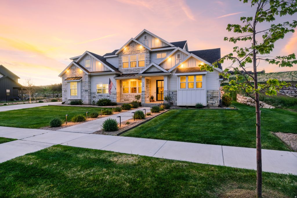 Photo of 179 E TWIN HOLLOW DR #19, Mapleton, UT 84664 (MLS # 2153715)