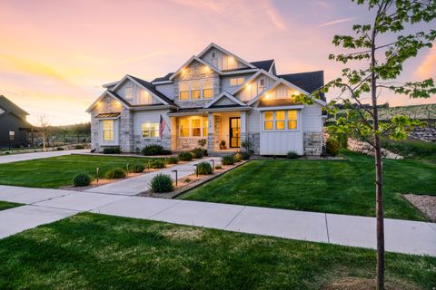 Tiny photo for 179 E TWIN HOLLOW DR #19, Mapleton, UT 84664 (MLS # 2153715)