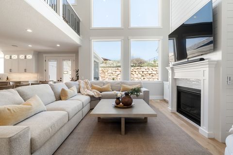 Tiny photo for 179 E TWIN HOLLOW DR #19, Mapleton, UT 84664 (MLS # 2153715)