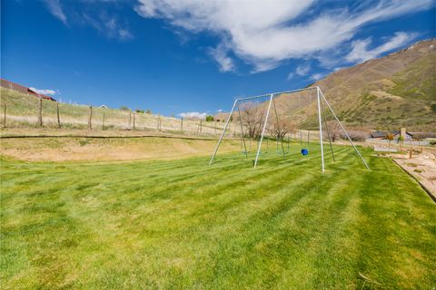 Tiny photo for 179 E TWIN HOLLOW DR #19, Mapleton, UT 84664 (MLS # 2153715)