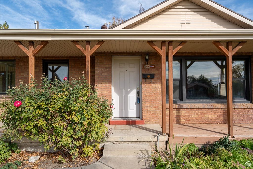 Photo of 422 N 100 E, Kaysville, UT 84037 (MLS # 2119579)