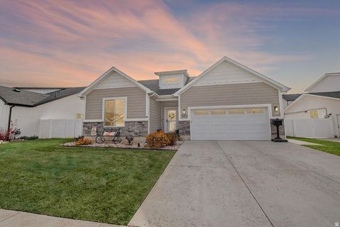 Tiny photo for 589 E GREEN SPRINGS WAY, South Weber, UT 84405 (MLS # 2123641)