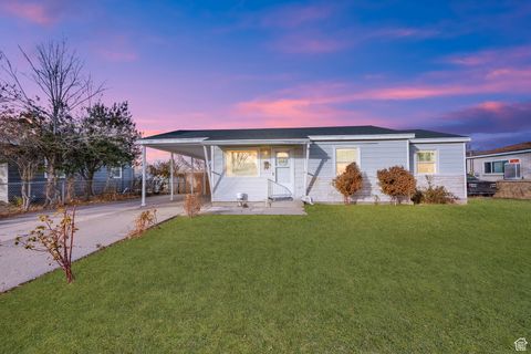 Photo of 4330 W 5215 S, Salt Lake City, UT 84118 (MLS # 2054473) Photo of 4330 W 5215 S, Salt Lake City, UT 84118 (MLS # 2054473)