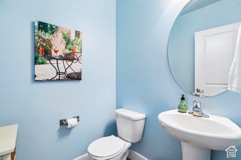Tiny photo for 669 E FALCONER CT S, Draper, UT 84020 (MLS # 2181268)