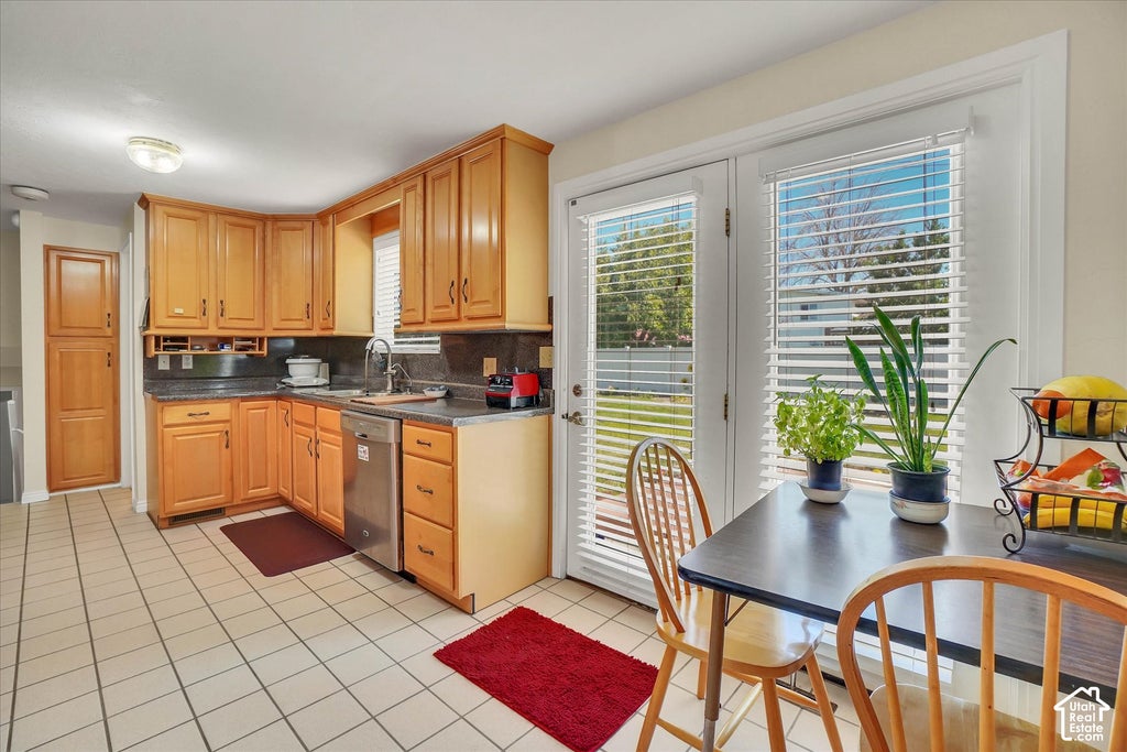 Photo of 698 N PARKWAY AVE, Tooele, UT 84074 (MLS # 2187207)