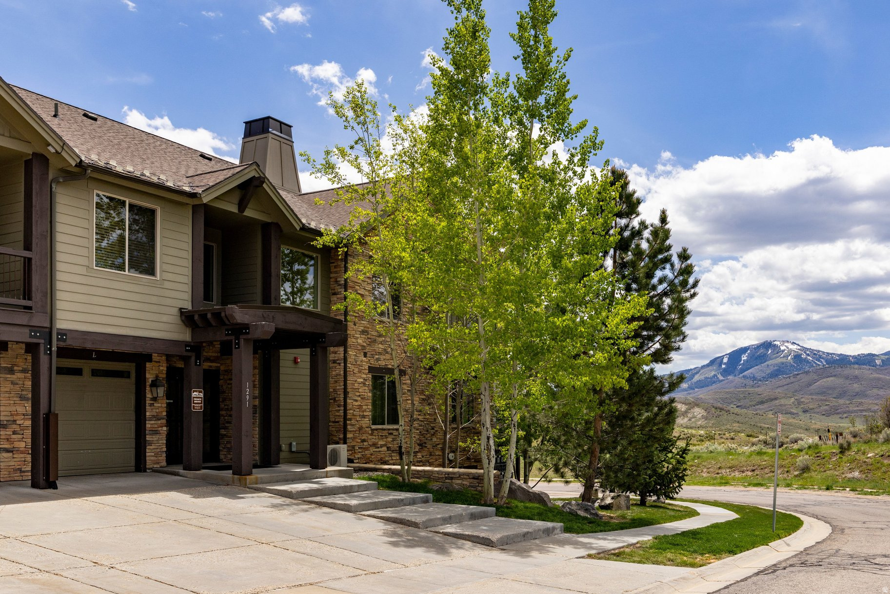 BLACK ROCK RIDGE - Residential