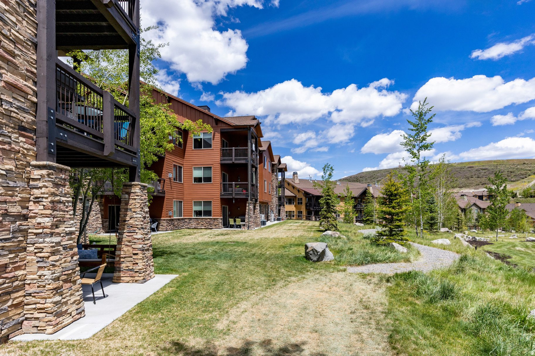 BLACK ROCK RIDGE - Residential