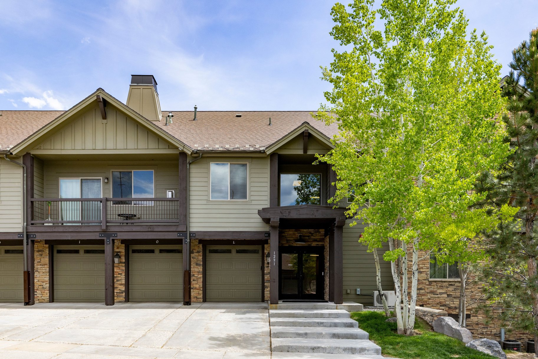 BLACK ROCK RIDGE - Residential