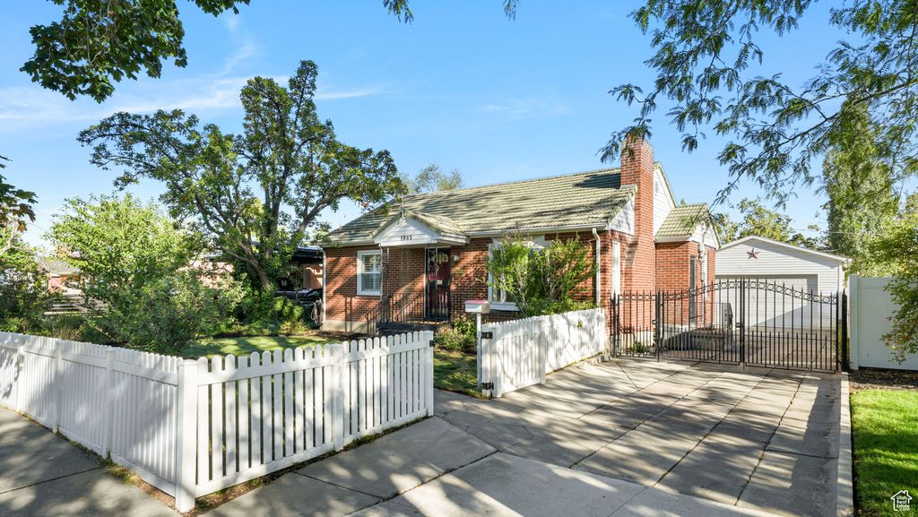 Photo of 1865 E HILLCREST AVE, Salt Lake City, UT 84106 (MLS # 2115164)