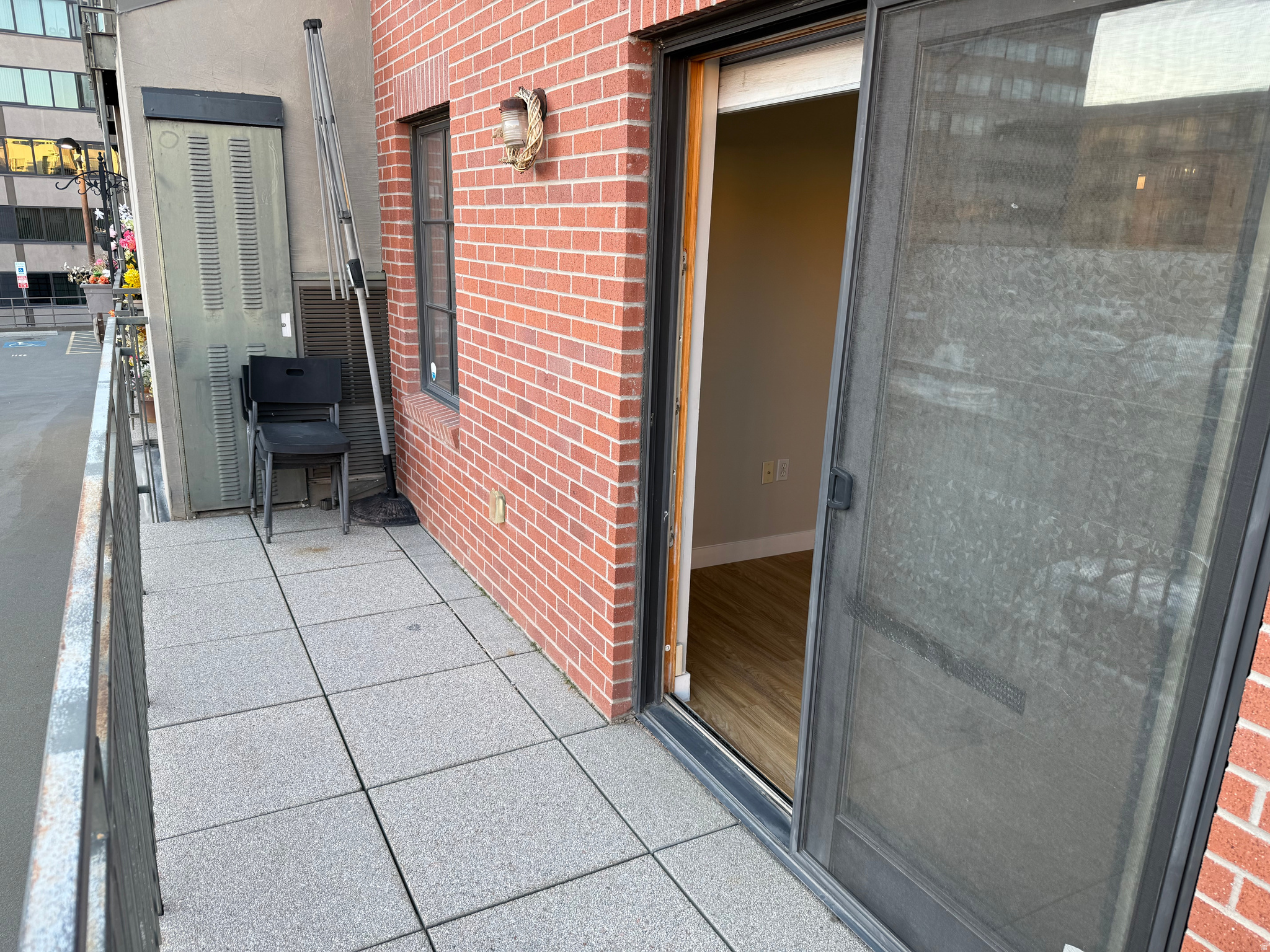 LIBRARY SQUARE - Residential